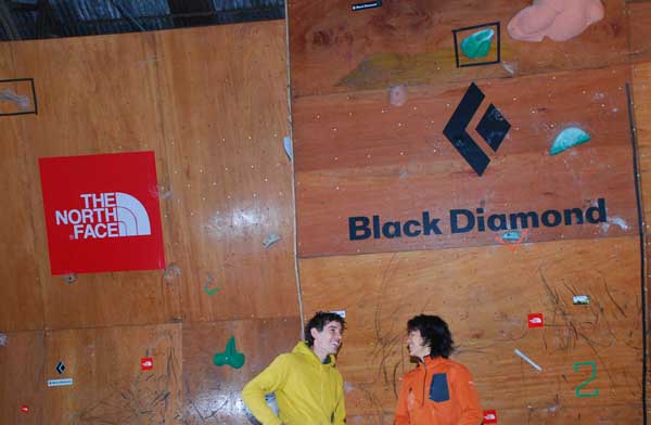 �ڶ�����˷���ҽ�-The North Face&reg;/Black Diamond�˶�ԱAlex Honnold��Black Diamond�˶�Ա������-������www.sanfo.com