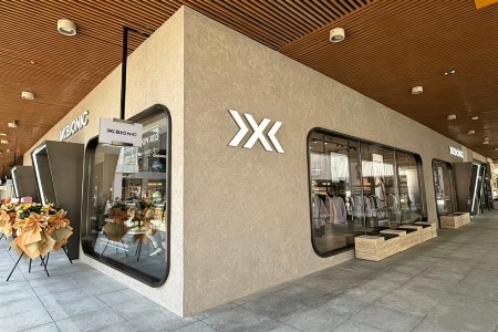 三夫X-BIONIC房山首创奥莱店全家福