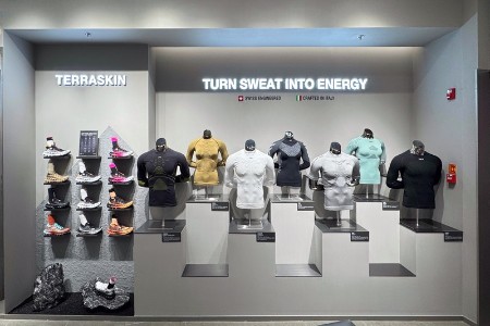 三夫X-BIONIC北京世纪金源店全家福