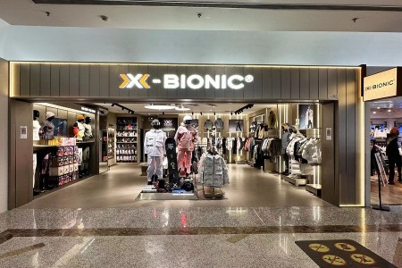 三夫X-BIONIC北京世纪金源店全家福