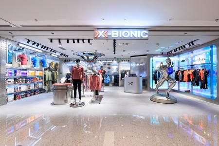 三夫X-BIONIC深圳万象城店全家福